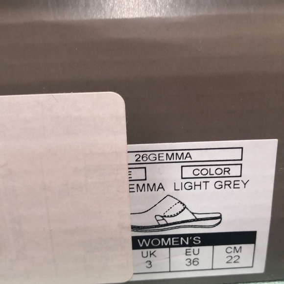 Vionic - Picture 7 of 11